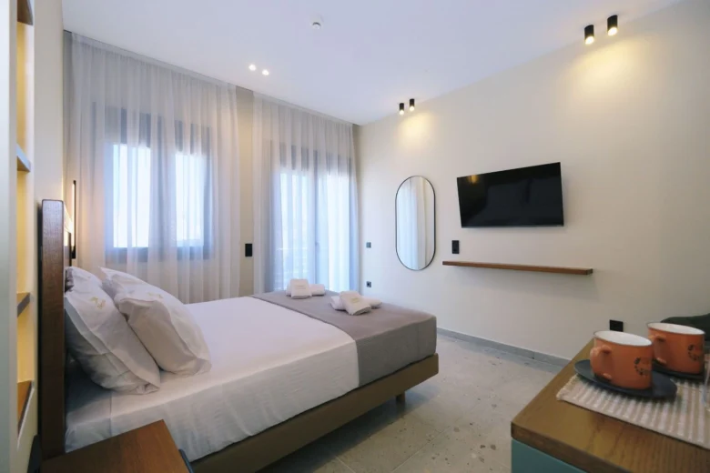 Room 204 3