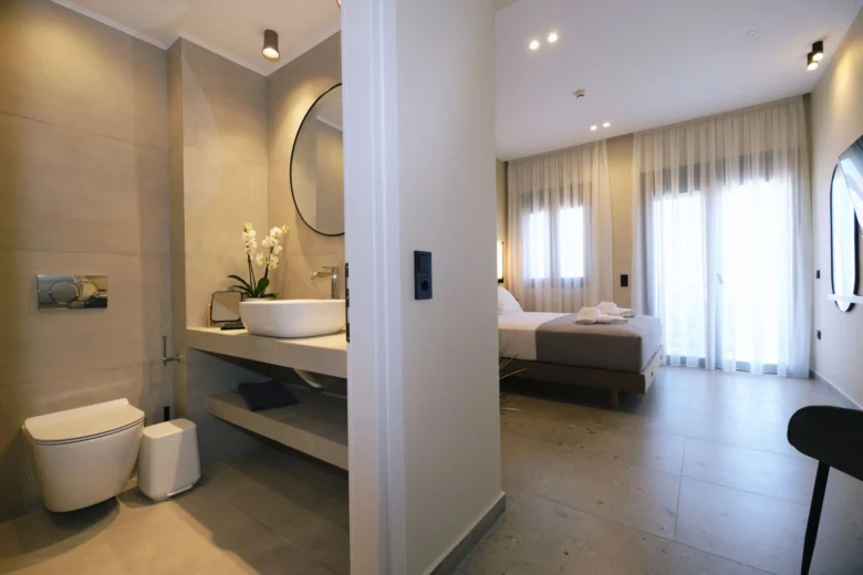 Room 204 5