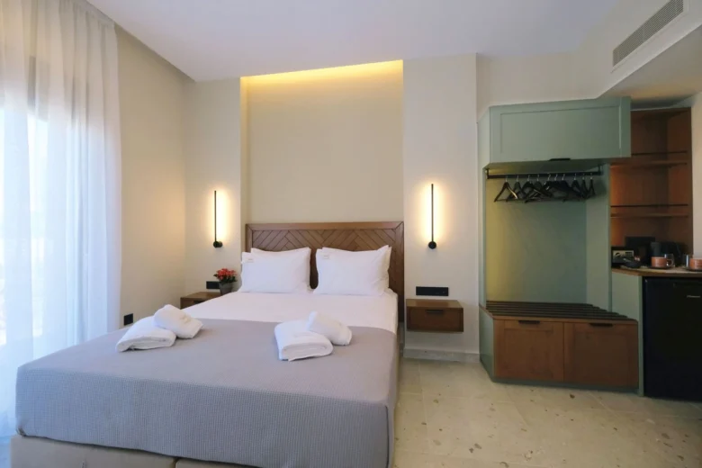 room 105 4